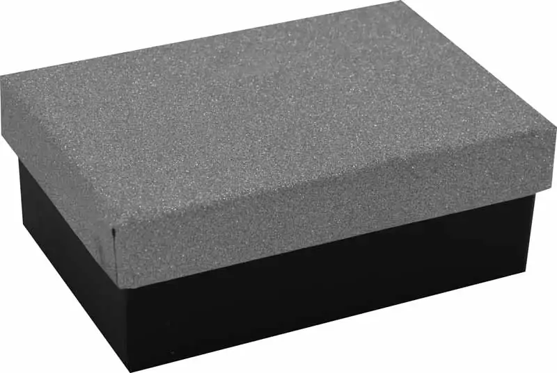 Darilna škatla kartonska črna, pokrov srebrne bleščice 17.5x13x6cm