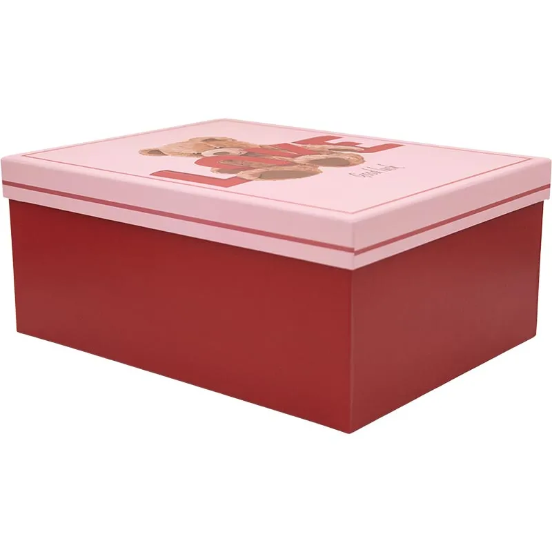 Darilna škatla kartonska, rdeča z medvedkom in napisom LOVE, 37.5x29x16cm