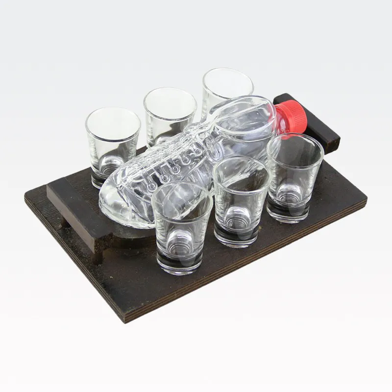 Stojalo leseno s steklenico v obliki nogometnega čevlja + 6 kozarcev za žganje, 24cm