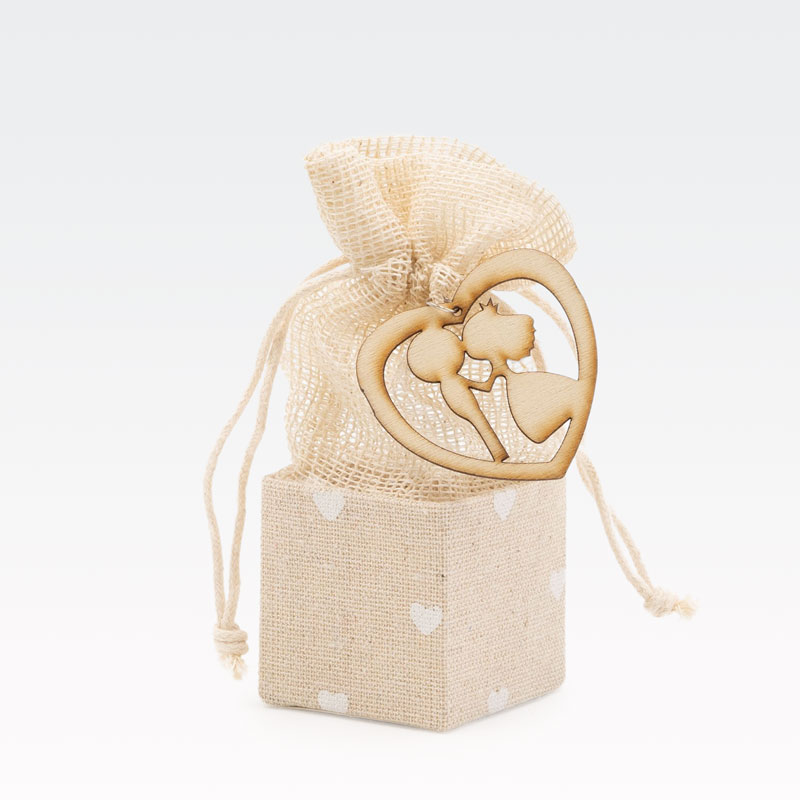 Vrečka z leseno dekoracijo - srček, za poroko, 4x4.5x4.5cm