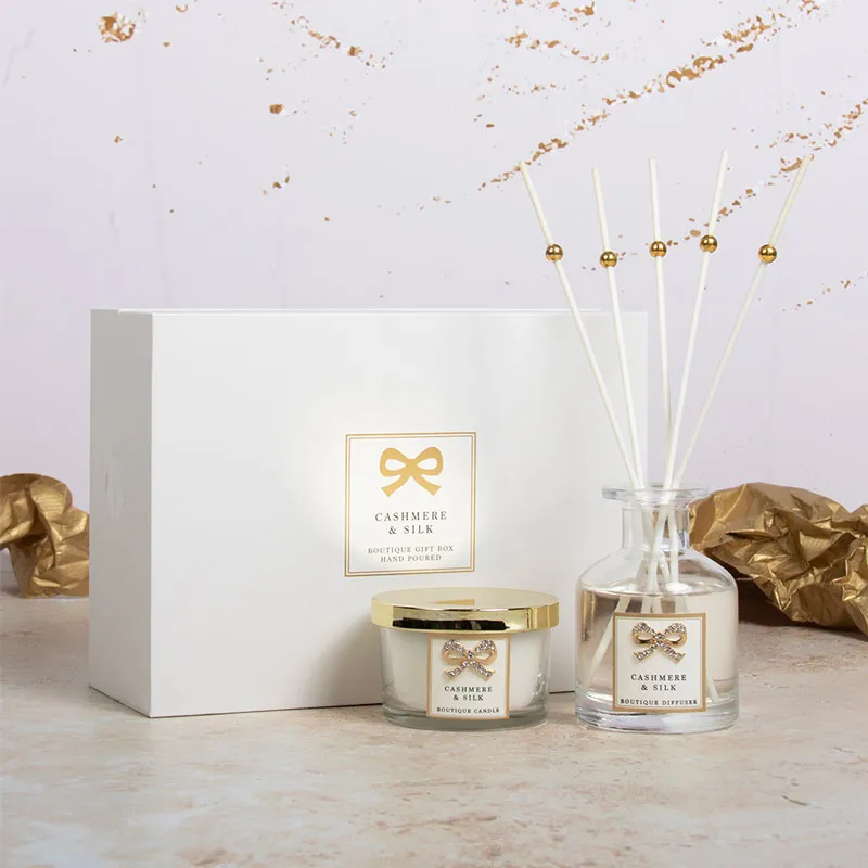 Osvežilec zraka s palčkami, Cashmere & Silk, 120ml + sveča 100g, v darilni embalaži