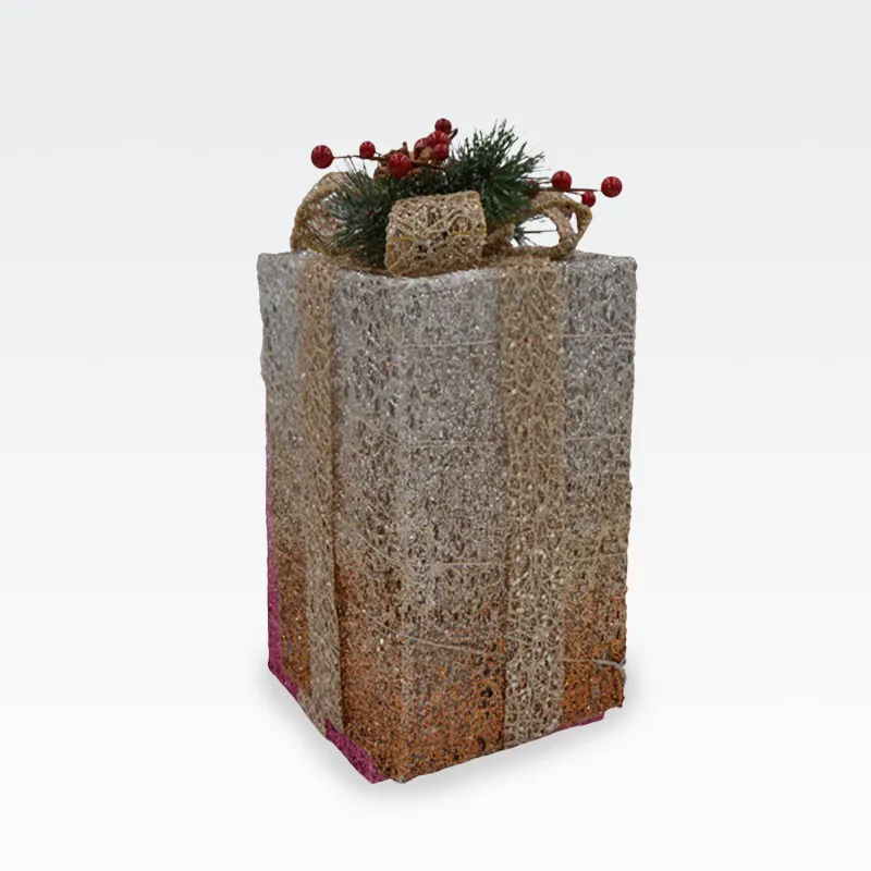 Božična dekoracija v obliki darila  z LED lučko, srebrno/zlata, na baterije, 15x15x29cm