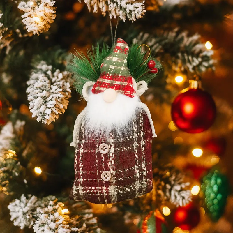Obesek božični, palček v vreči za darila, karirast, poliester/bombaž, 18x9cm