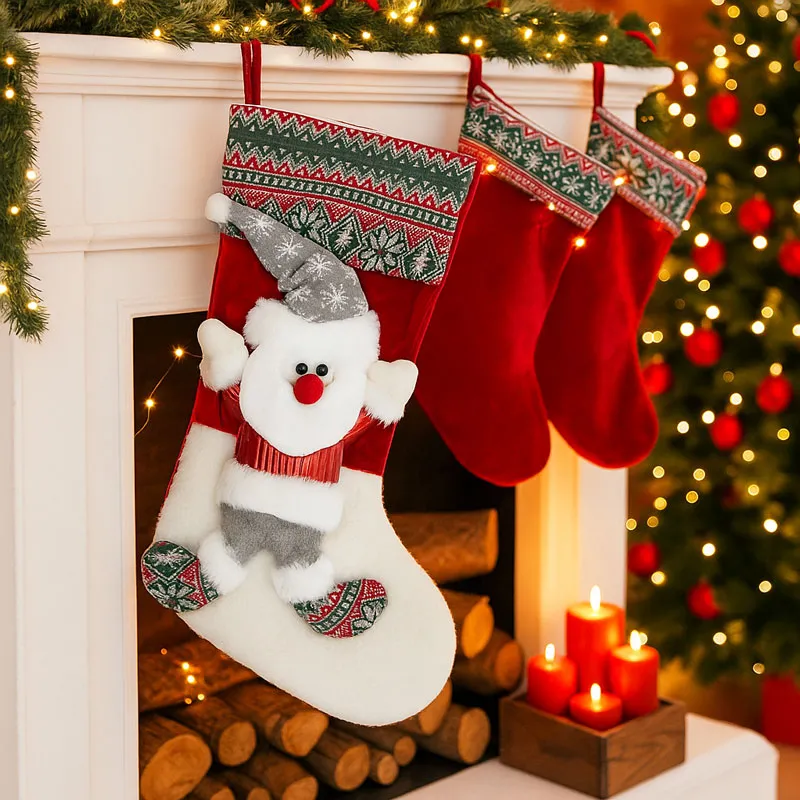 Nogavica božična, dekorirana - božiček, belo/rdeča, poliester, 32x45cm