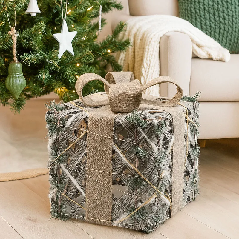 Angel z LED lučko, menjajoč barve, viseč, steklen, 11cm, sort.