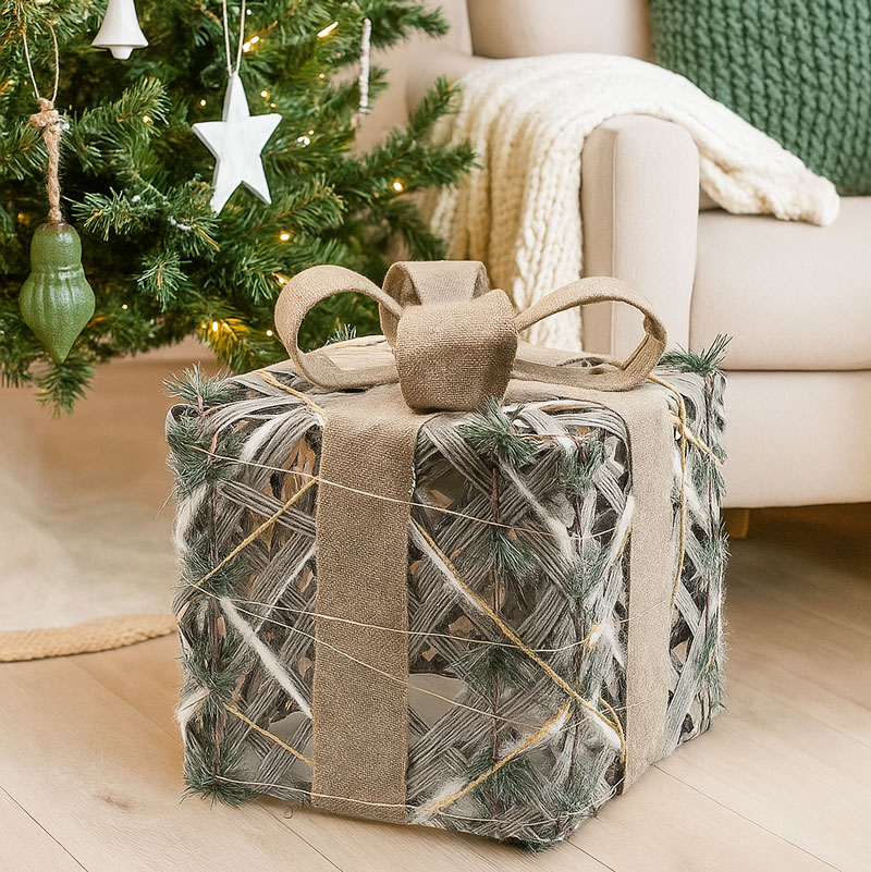 Angel z LED lučko, menjajoč barve, viseč, steklen, 11cm, sort.