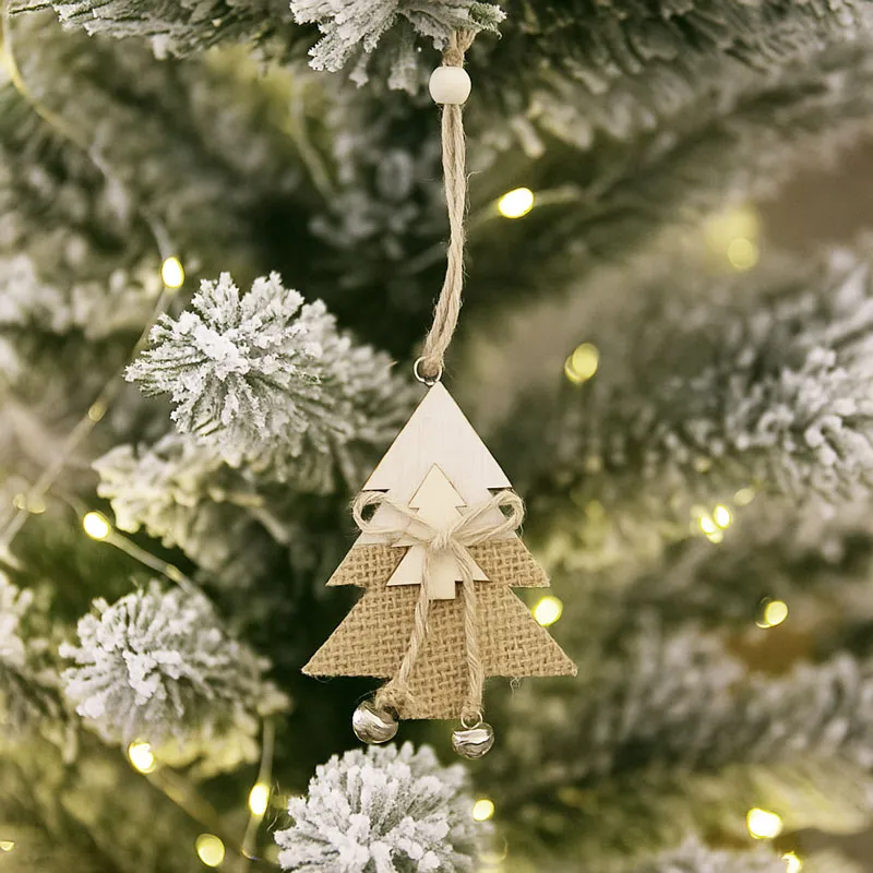 Obesek božični, smrekica, natur z juto in kraguljčki, MDF, 9-10cm