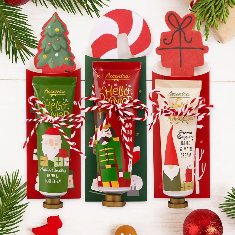 Set za nego rok HELLO WINTER, božični, (30ml krema za roke in nohte, pilica za nohte) z vonjem Frosted Cranberry, v darilni embalaži, sort.