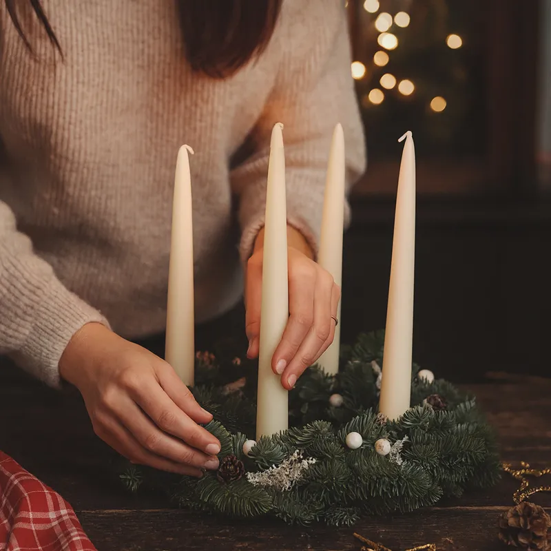 Sveča koničasta, mat, ekru, 24cm