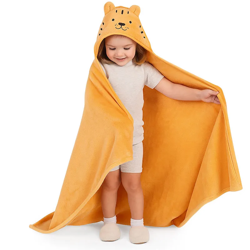 Odeja otroška s kapuco, živalski motiv, flis, 150x130cm, sort.