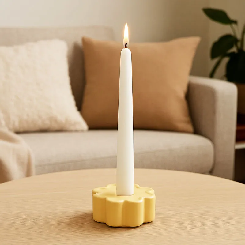 Svečnik v obliki cvetlice, keramika, 7.5x7.5x4cm, sort.