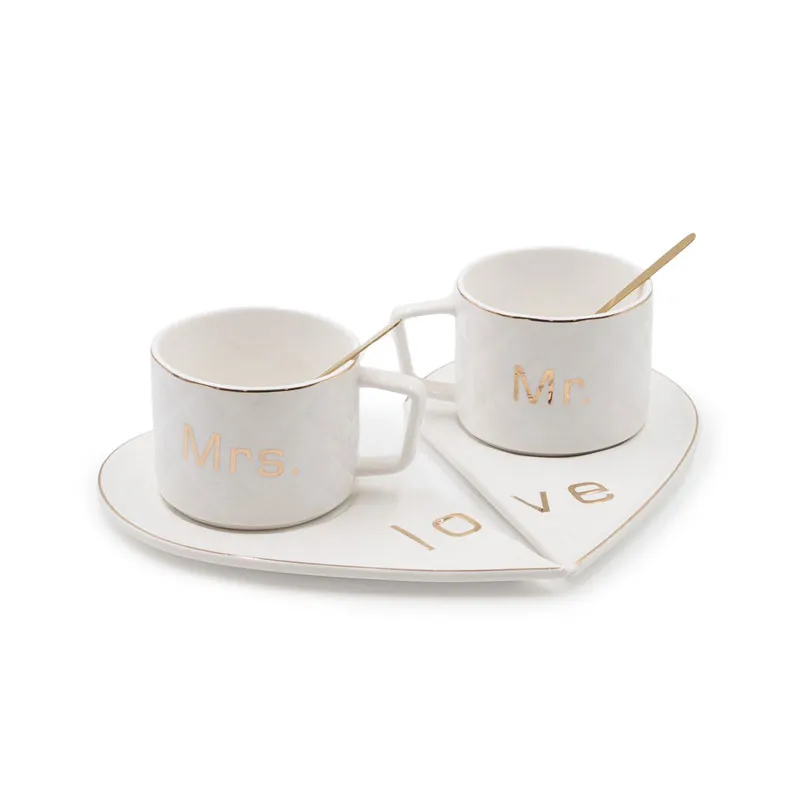 Set 2 lončkov s krožniki beli, z zlatim napisom "LOVE, Mr. & Mrs.", porcelan, 8.3x6.3cm
