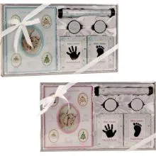 Darilni set za rojstvo otroka, (okvir za slike in odtise rok, nog, škatlici za prvi zob in lase, škatlica za rojstni list)