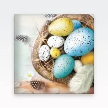 Papirnate serviete, velikonočne, pegaste jajčke v košari in perje, 33x33cm, 20kom