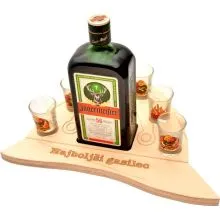 Leseno stojalo gasilska čelada za Jagermaister z gasilskimi kozarci za žganje