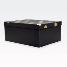 Darilna škatla kartonska, črna, z zlatimi pikami na pokrovu, 37.5x29x16cm