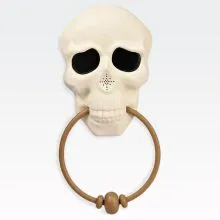 Dekoracija za halloween, smrtna glava, tolkalo za vrata, z rdečimi LED očmi, ter zvokom, PVC, 29cm