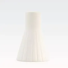 Vaza keramična, bela,10.5x15cm