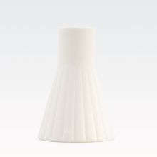 Vaza keramična, bela,10.5x15cm