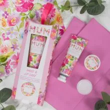 Darilni set Cherry Blossom & Vanilla, Hand &Lip care, 2/1, MAMA, (krema za roke 40ml, balzam za ustnice 10g)
