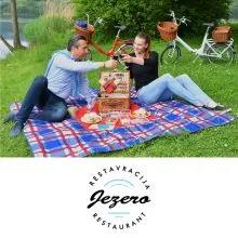 Piknik doživetje z legendarnim PONY-jem ob jezeru za 2 osebi, Restavracija Jezero, Velenje (Vrednostni bon, izvajalec storitev: Sovita d.o.o.)