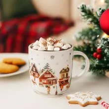 Skodelica božični motiv, CHRISTMAS VILLAGE, v darilni embalaži v obliki smrekice, 400ml, new bone, 9.3cm
