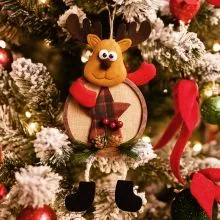 Obesek božični, figura z visečimi nogami, pena/poliester, 27x10cm, sort.