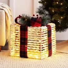 Dekoracija božična z led lučkami, v obliki darila, srebrn ratan s karirasto pentljo, za notranjo uporabo, 30 LED, 8 funkcij, 25cm