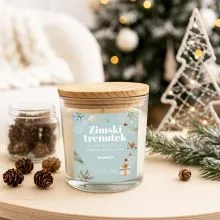 Sveča dišeča v steklenem kozarcu z bambusovim pokrovom, Zimski trenutek, vonj: karamela, 8cm