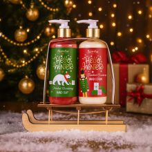 Darilni set HELLO WINTER, božični, (290ml tekoče milo roke, 290ml loisjon za roke),  z vonjem Frosted Cranberry, v darilni embalaži na lesenih saneh