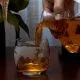 Steklenica za žganje v obliki diamanta, 750ml, na podstavku