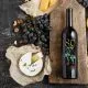 Vino Merlot, 0.75L, poslikana steklenica - grozd, 80 let