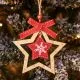 Obesek božični, zvezdica, natur/rdeča, s pentljo, MDF,9-10cm